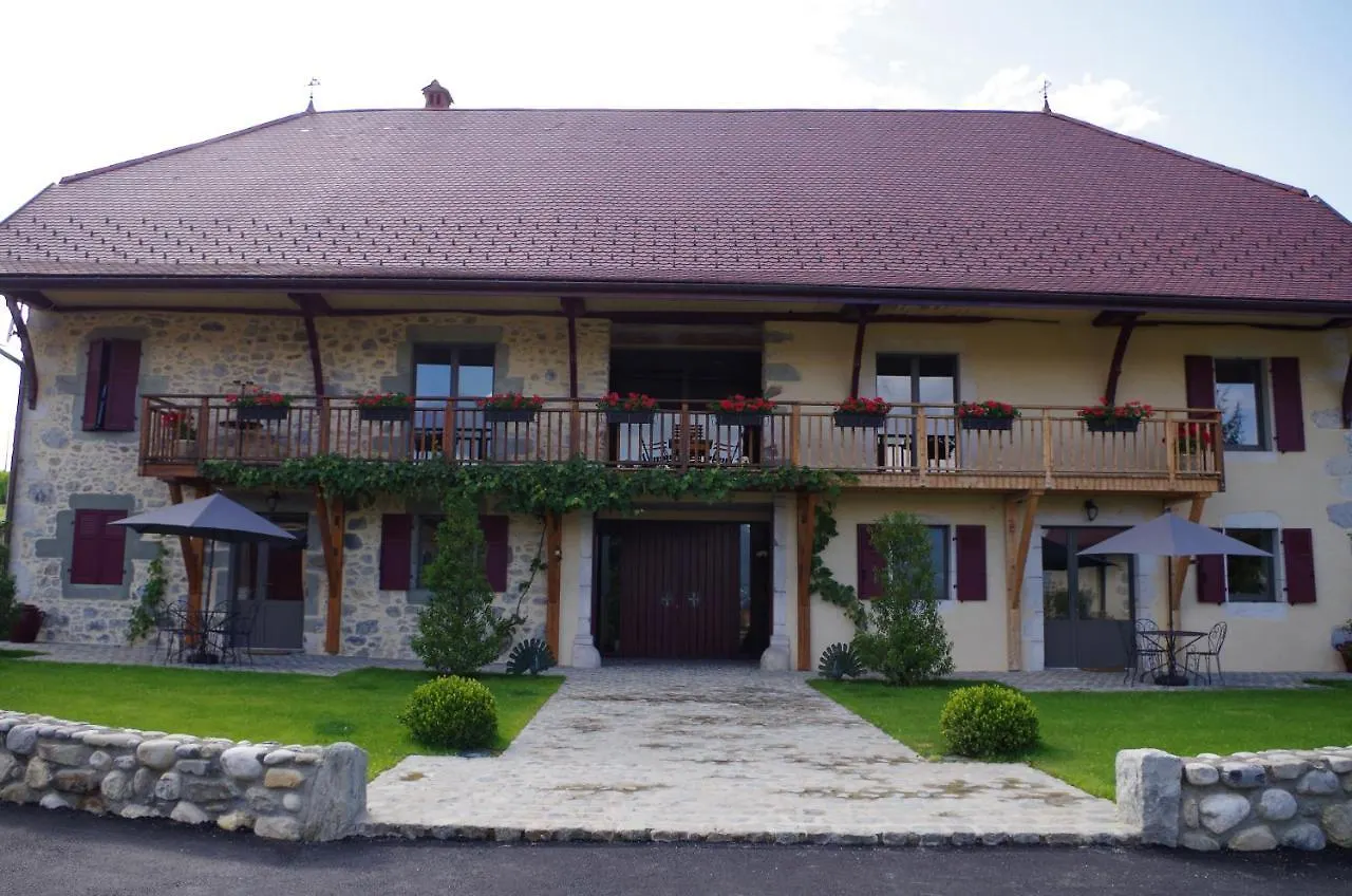 Le Paon Bleu Annecy Poisy Bed & Breakfast 0*,