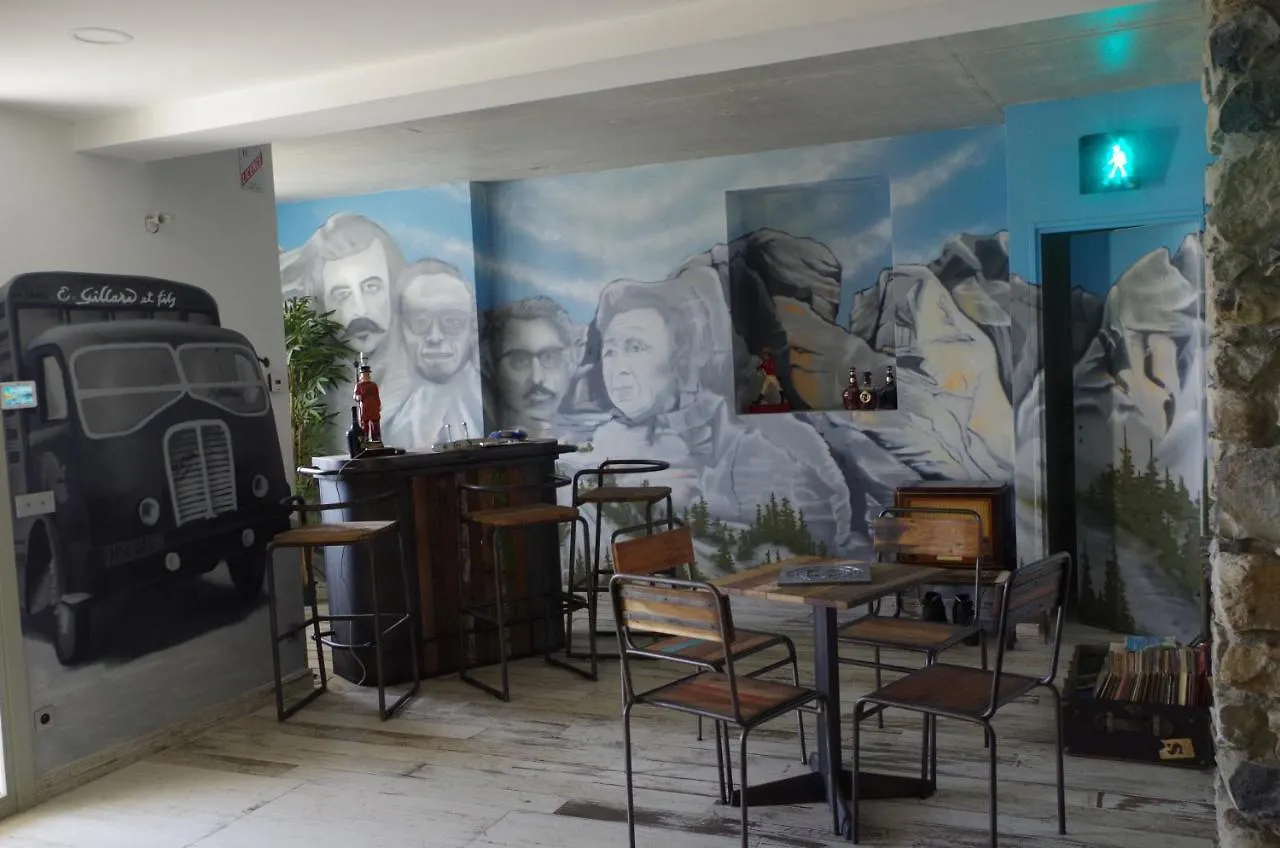 Le Paon Bleu Annecy Poisy Bed & Breakfast