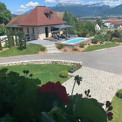 Le Paon Bleu Annecy Poisy Bed & Breakfast