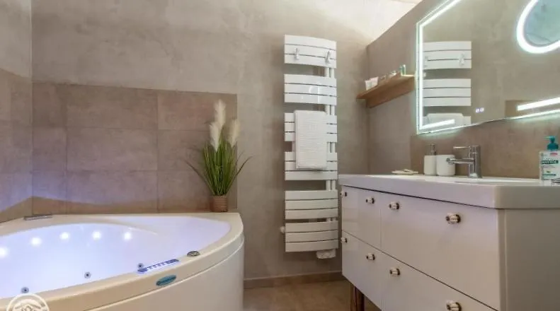 Le Paon Bleu Annecy Poisy Bed & Breakfast France