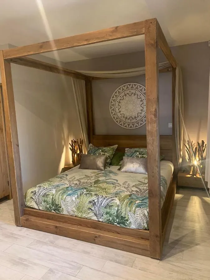 Le Paon Bleu Annecy Poisy Bed & Breakfast